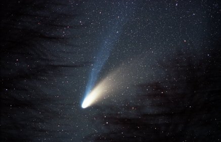 Комета Хейла-Боппа в марте 1997г.